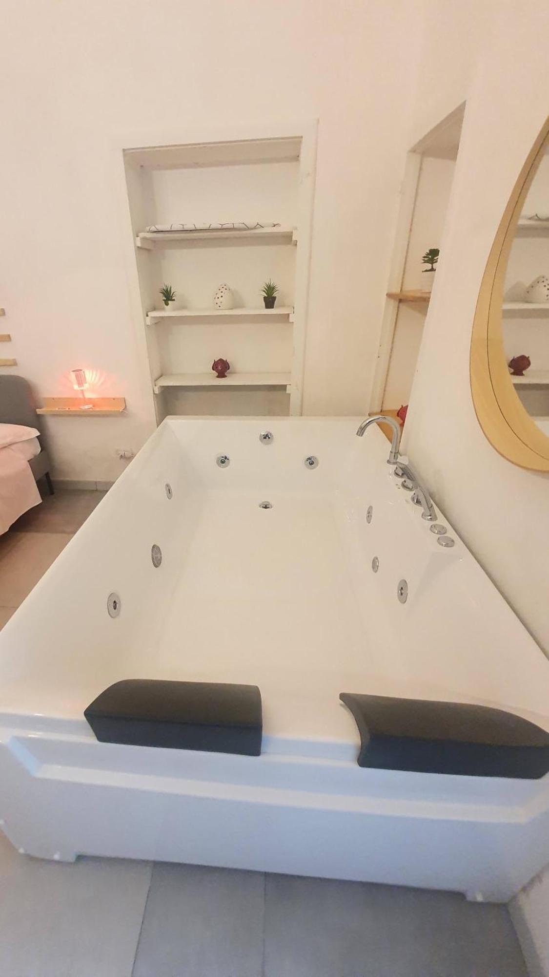 Suite Adriatica Hottube And Sauna Bari Luaran gambar